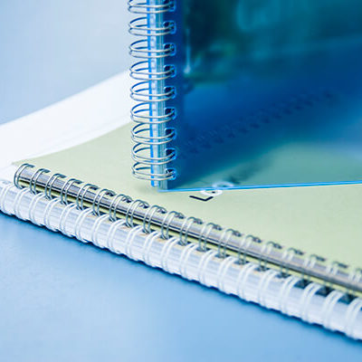 Revista encuadernada con Wire-O